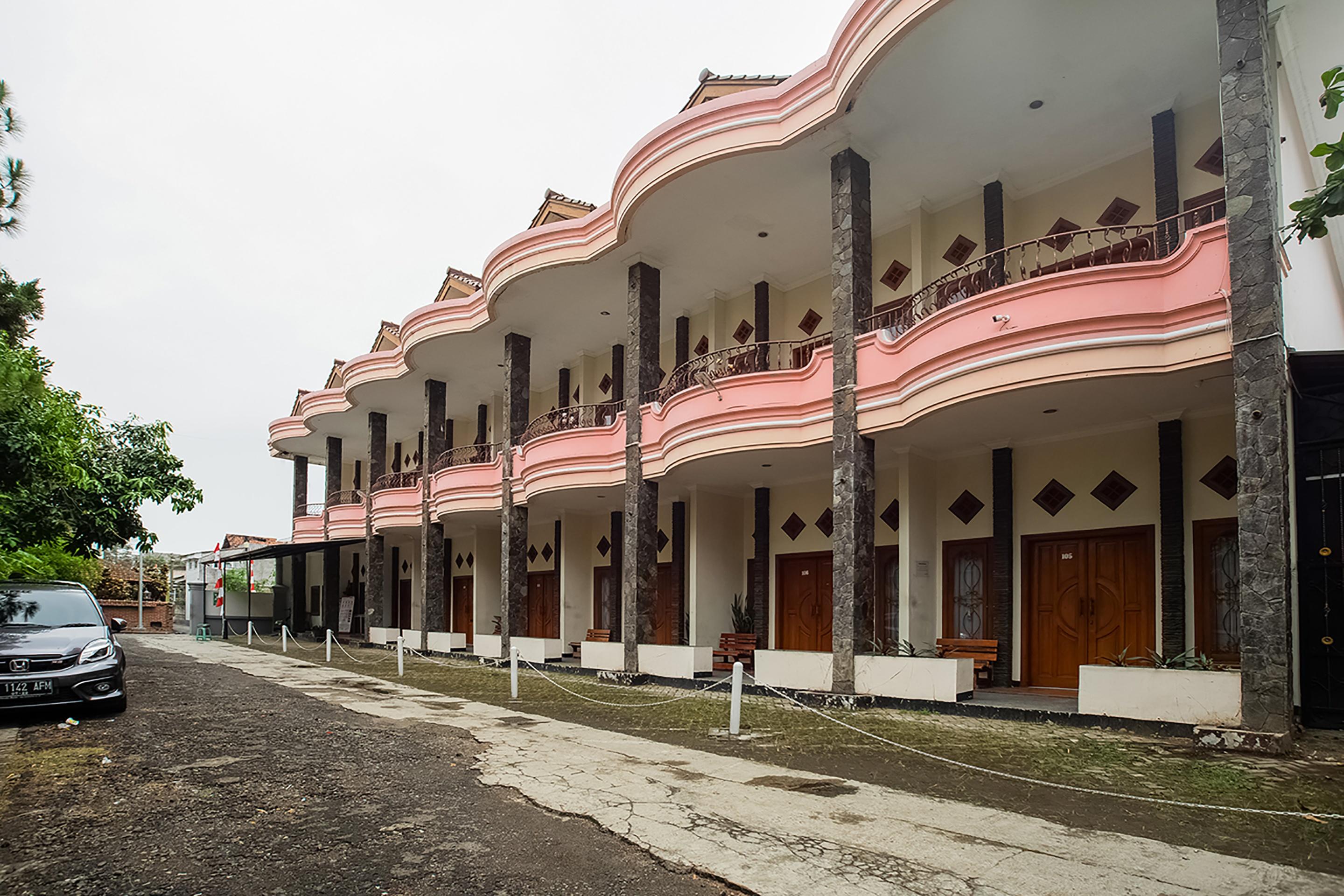 Pandu Prima Guest House Syariah Mitra Reddoorz Bandung Exterior foto