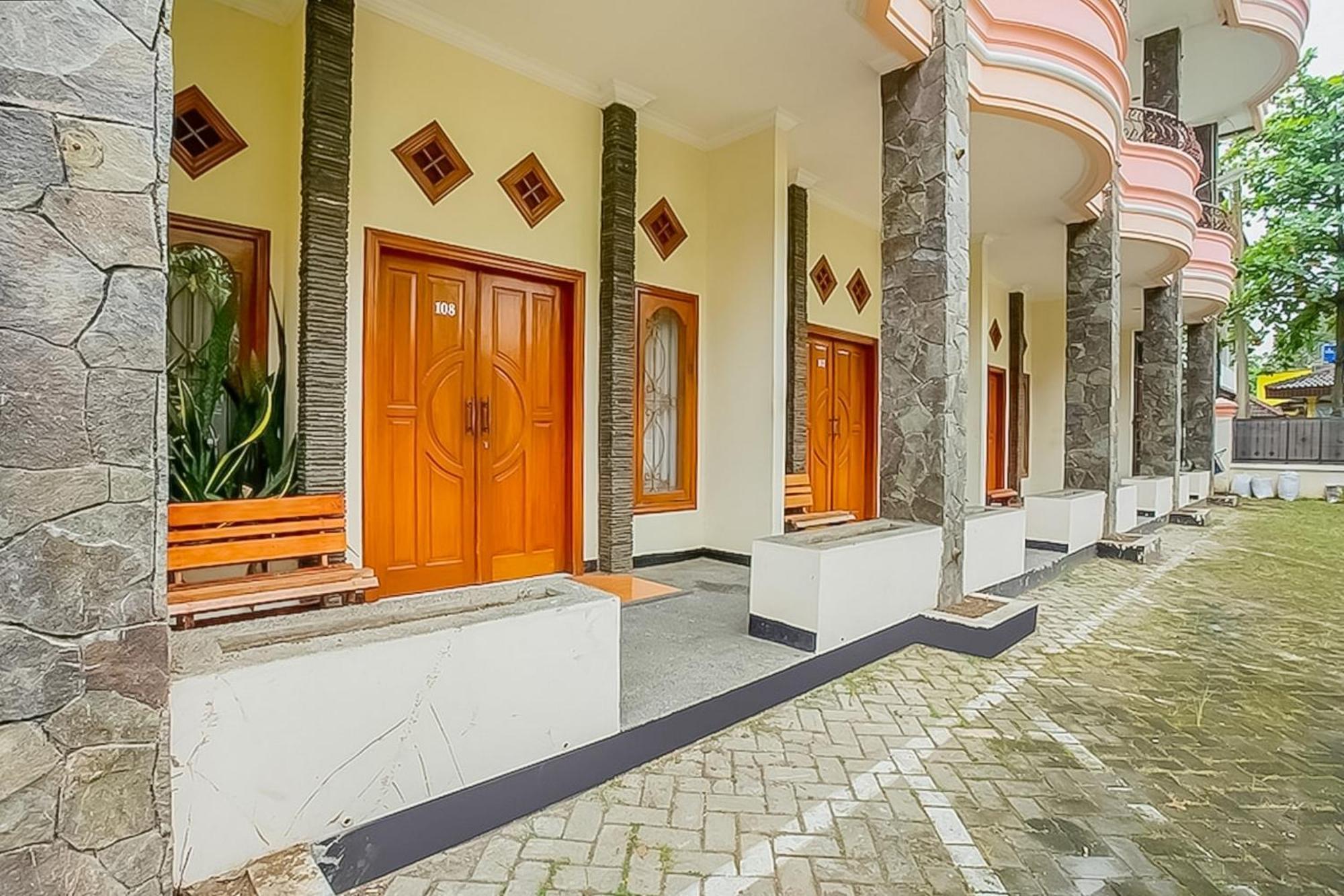 Pandu Prima Guest House Syariah Mitra Reddoorz Bandung Exterior foto